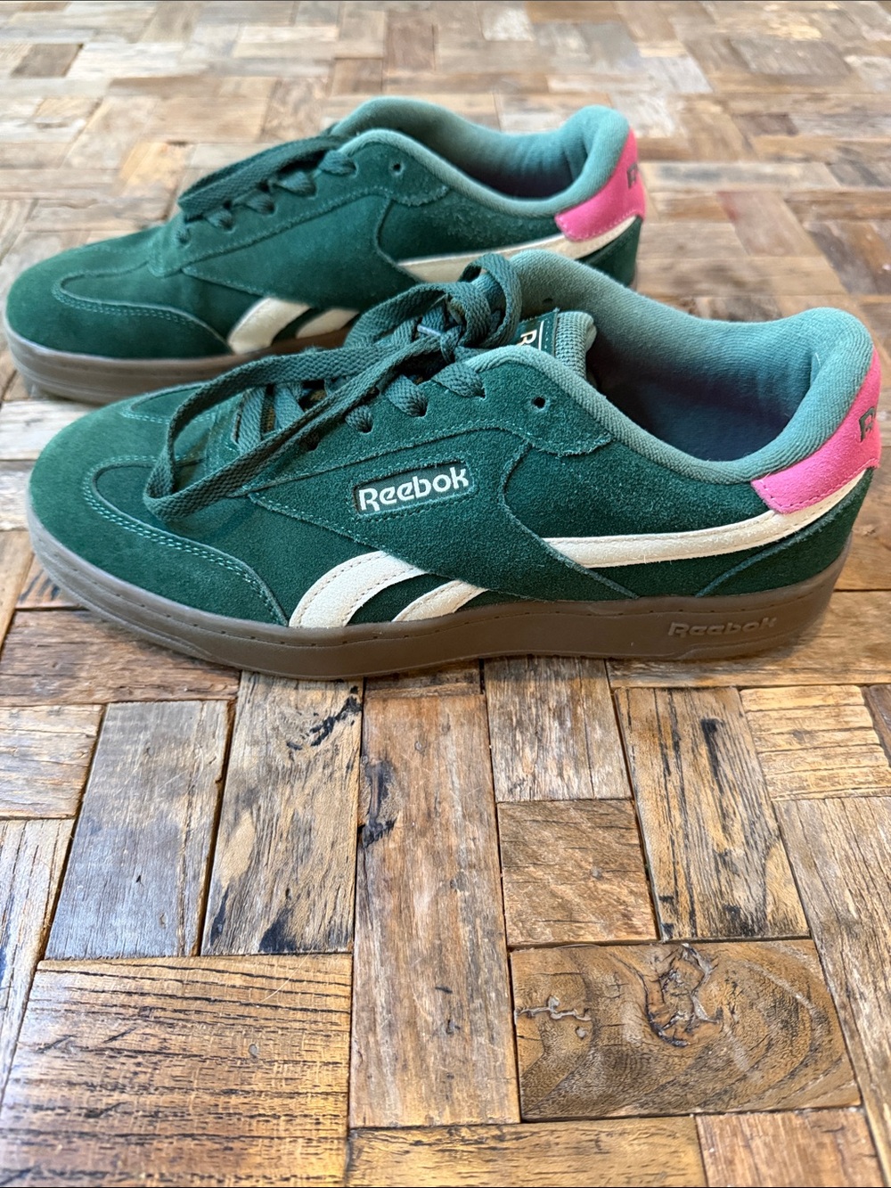 Reebok Women’s Forte Lounger Green Suede Sneakers in Green Pink Colorway Size 9